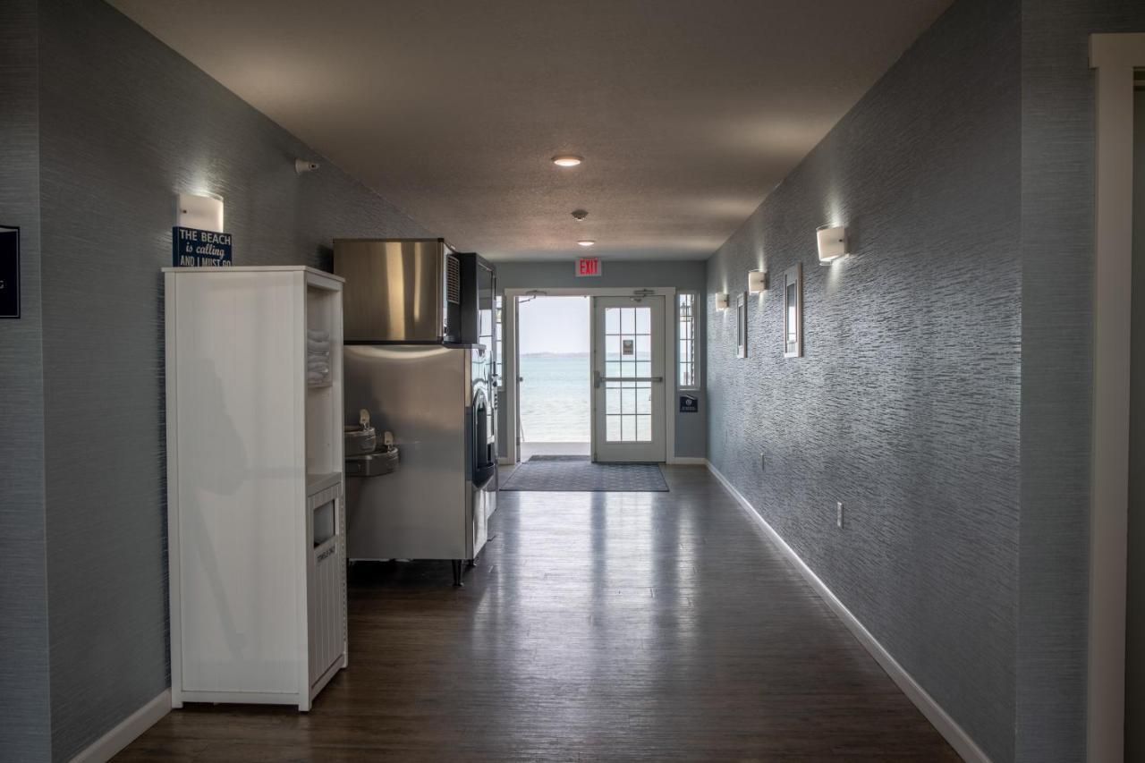 The Baywatch 4* Traverse City